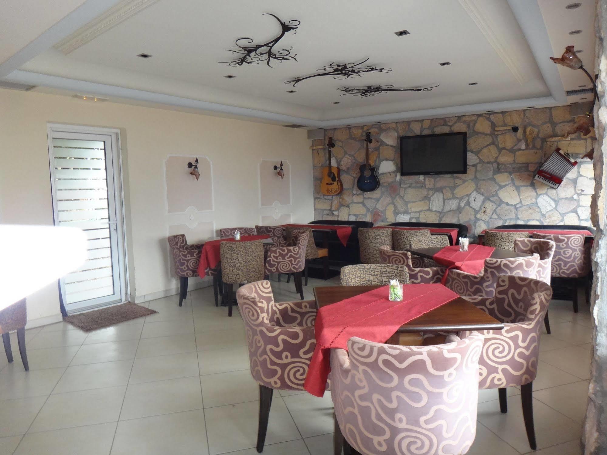9 Queens Spa Hotel Loutra Edipsou  Exterior foto